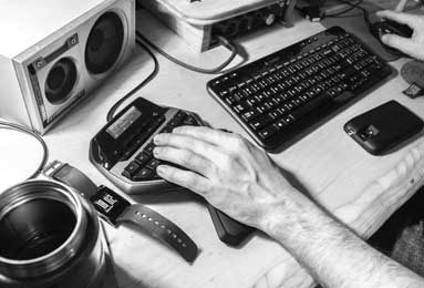 从“掉链子”到“拆链子”：阿森纳大胜维拉，捅破争冠最后一层心理窗户纸